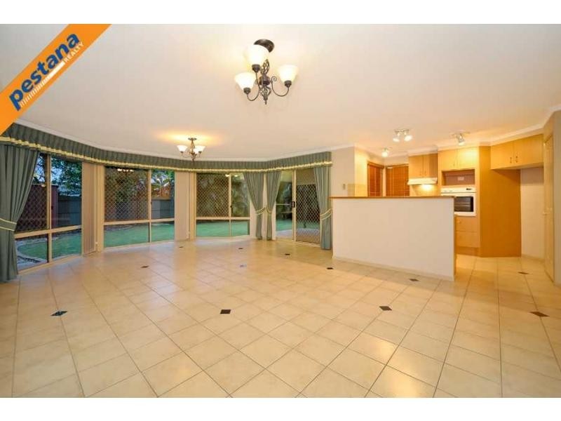 6 Cardwell Court, Meadowbrook QLD 4131