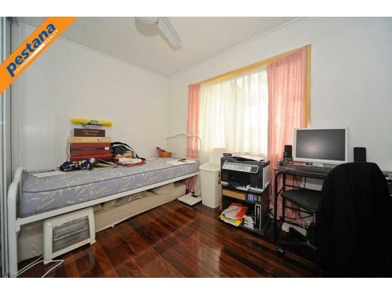 124 Bardon Road, Kingston QLD 4114