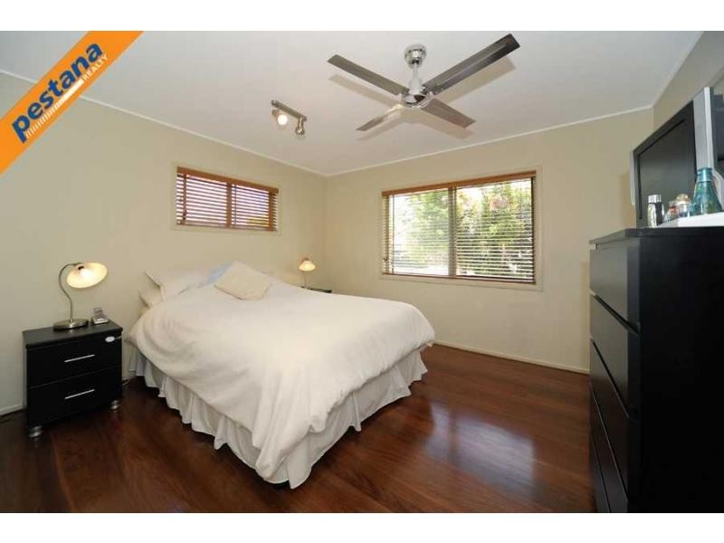 9 Conifer Street, Daisy Hill QLD 4127