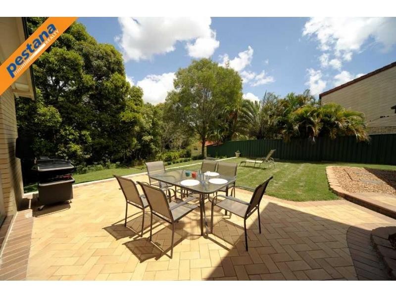 9 Conifer Street, Daisy Hill QLD 4127