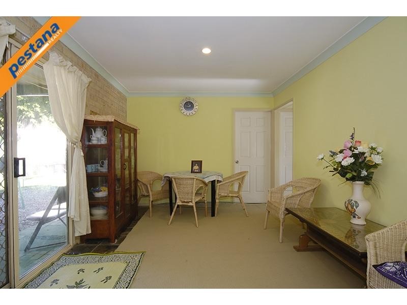 42 Moore Street, Loganlea QLD 4131