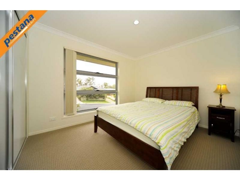 16 Carnarvon Crescent, Waterford QLD 4133