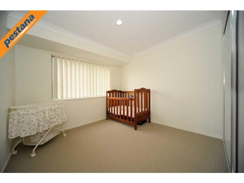 16 Carnarvon Crescent, Waterford QLD 4133