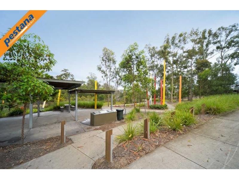 16 Carnarvon Crescent, Waterford QLD 4133