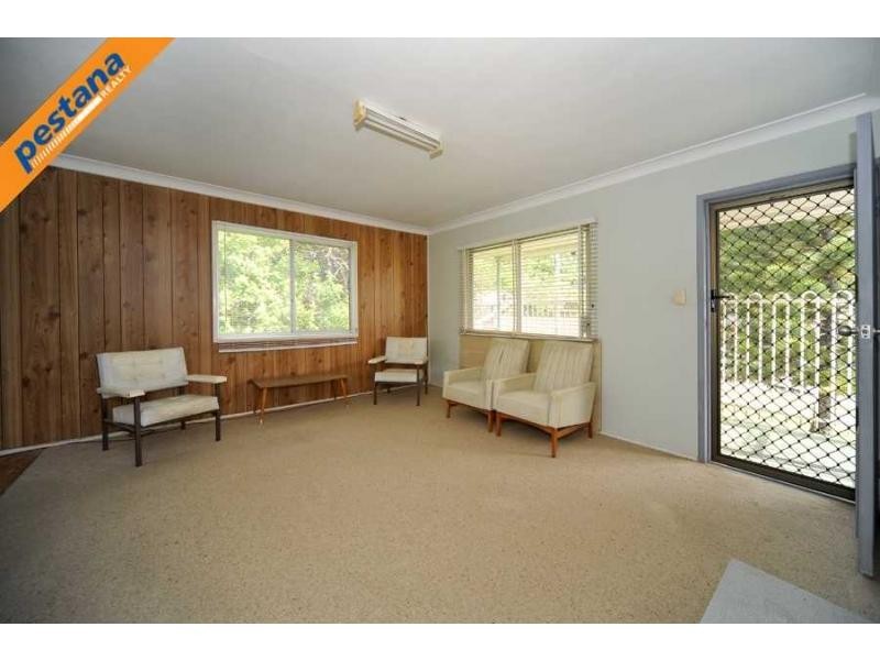 15 Woodrose Street, Kingston QLD 4114
