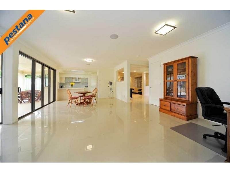 10 Rosewood Street, Daisy Hill QLD 4127