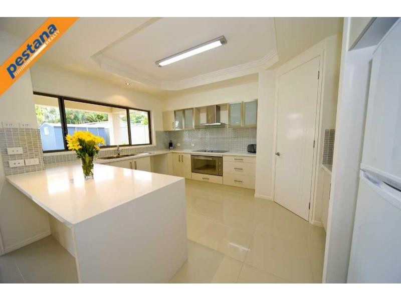 10 Rosewood Street, Daisy Hill QLD 4127
