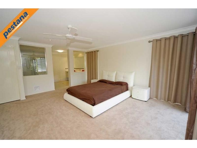 10 Rosewood Street, Daisy Hill QLD 4127