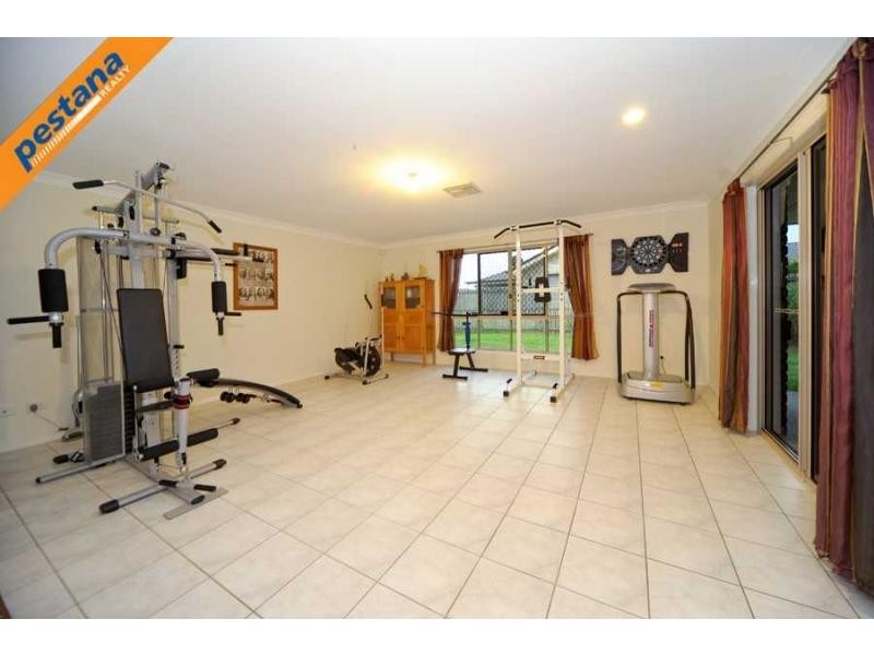 6 Lakes Entrance, Meadowbrook QLD 4131