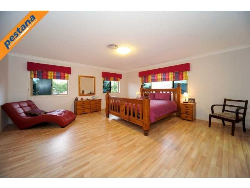 6 Lakes Entrance, Meadowbrook QLD 4131