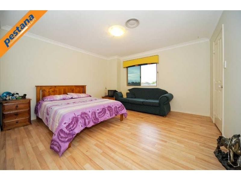 6 Lakes Entrance, Meadowbrook QLD 4131