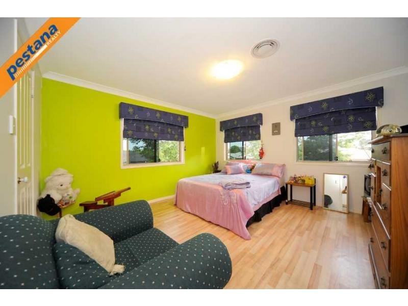 6 Lakes Entrance, Meadowbrook QLD 4131