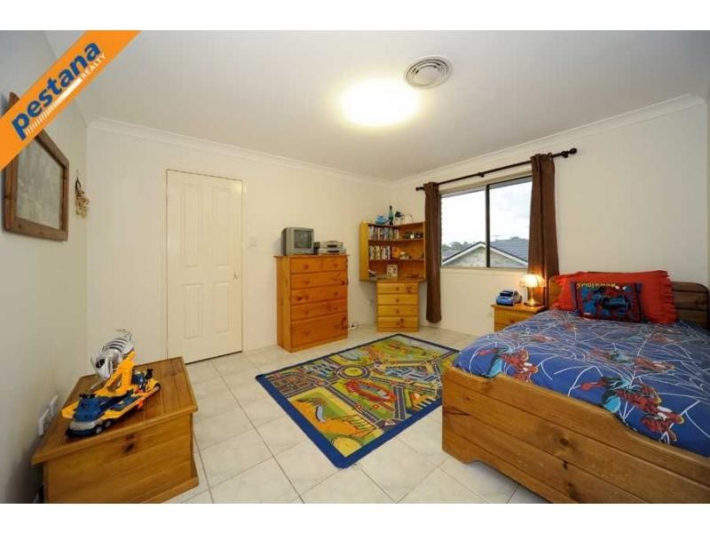 6 Lakes Entrance, Meadowbrook QLD 4131