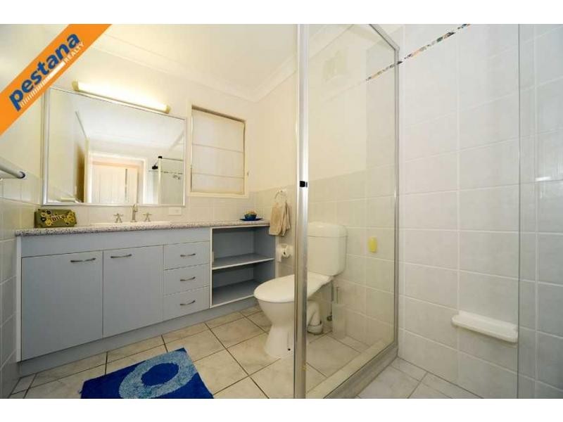 6 Lakes Entrance, Meadowbrook QLD 4131