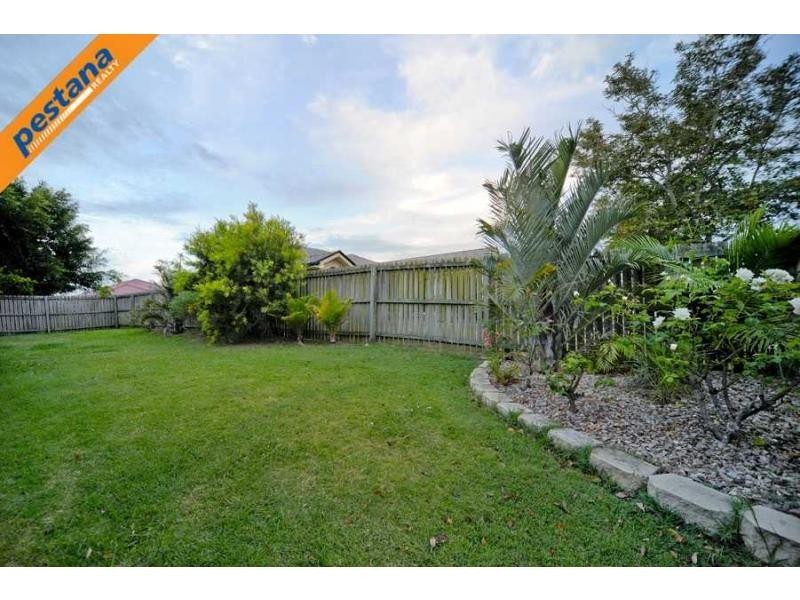 6 Lakes Entrance, Meadowbrook QLD 4131