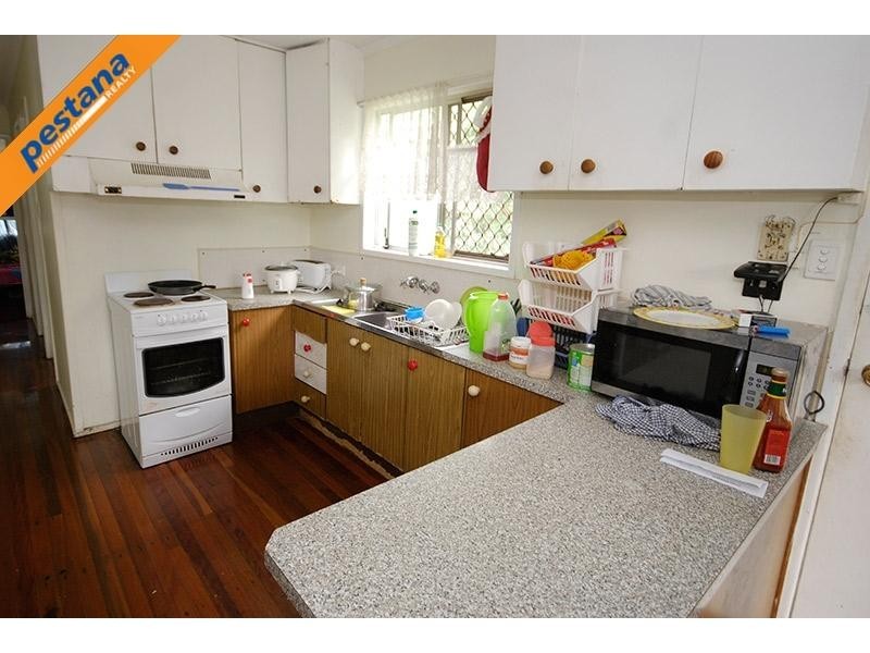 9 Eridani Avenue, Kingston QLD 4114