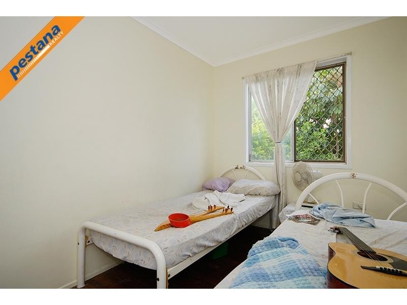 9 Eridani Avenue, Kingston QLD 4114