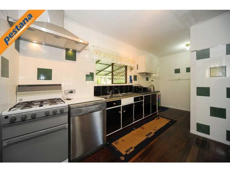 9 Waratah Street, Woodridge QLD 4114