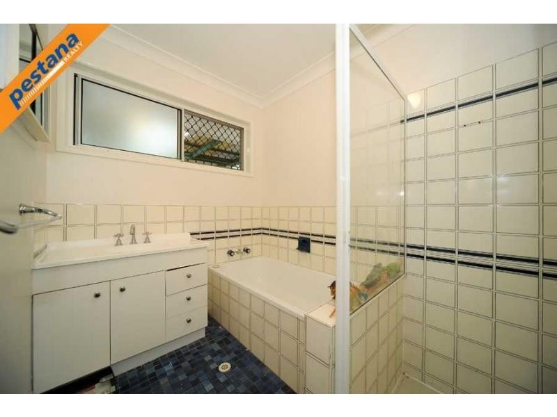 7 Farrington Court, Daisy Hill QLD 4127
