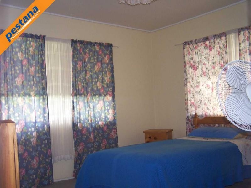 8 Mawarra Street, Kingston QLD 4114