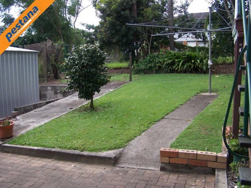 8 Mawarra Street, Kingston QLD 4114