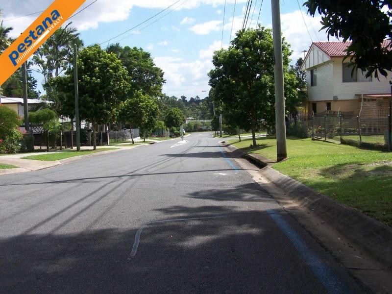 8 Mawarra Street, Kingston QLD 4114