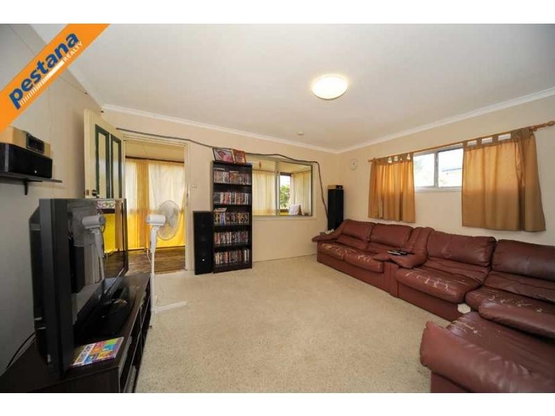 61 Aquarius Drive, Kingston QLD 4114