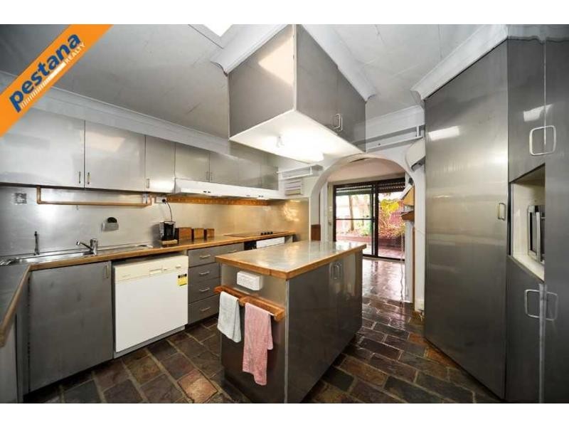4 Floyd Street, Woodridge QLD 4114