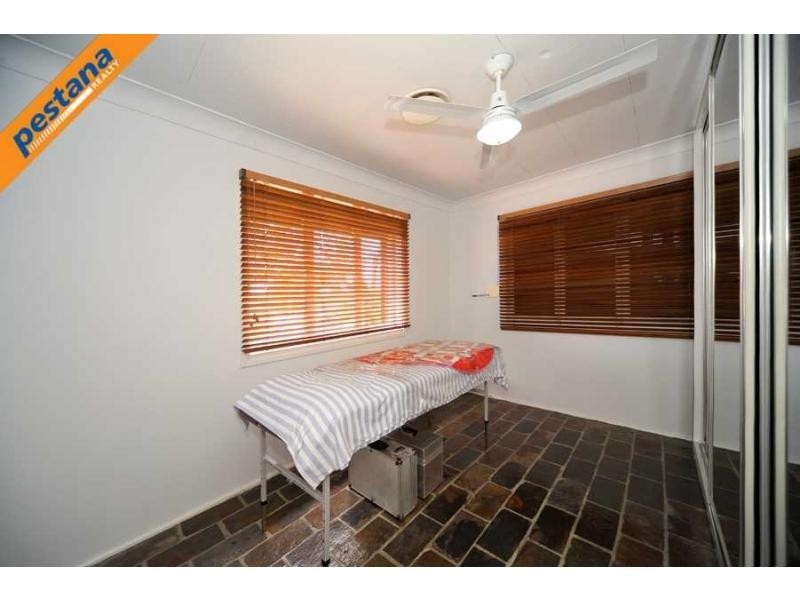 4 Floyd Street, Woodridge QLD 4114