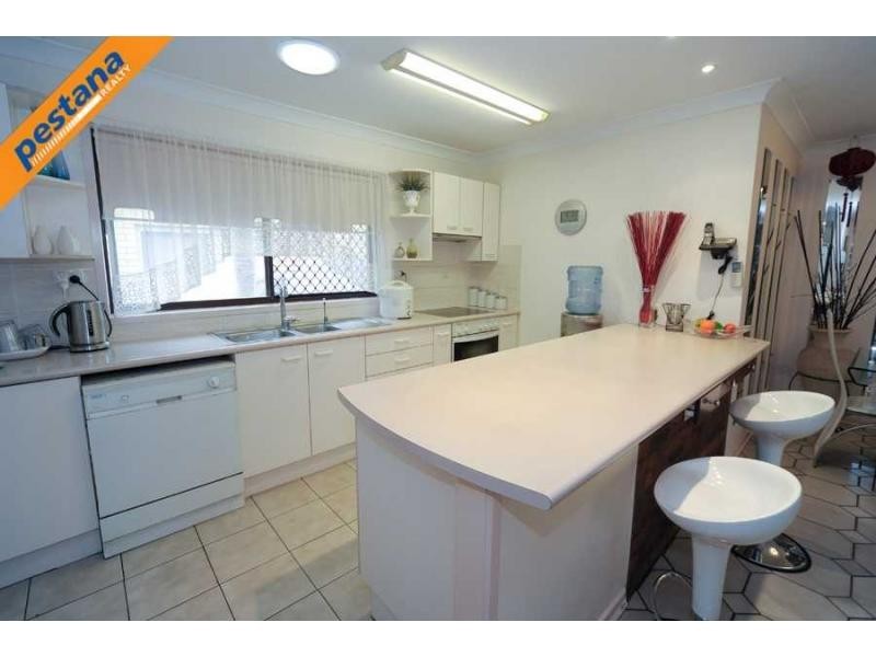 69 Dewar Drive, Loganholme QLD 4129