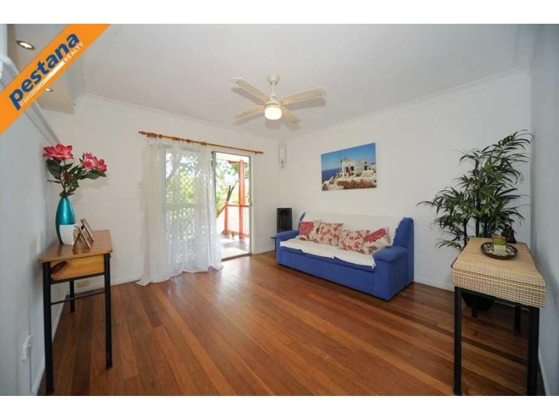 6 Myra Street, Kingston QLD 4114