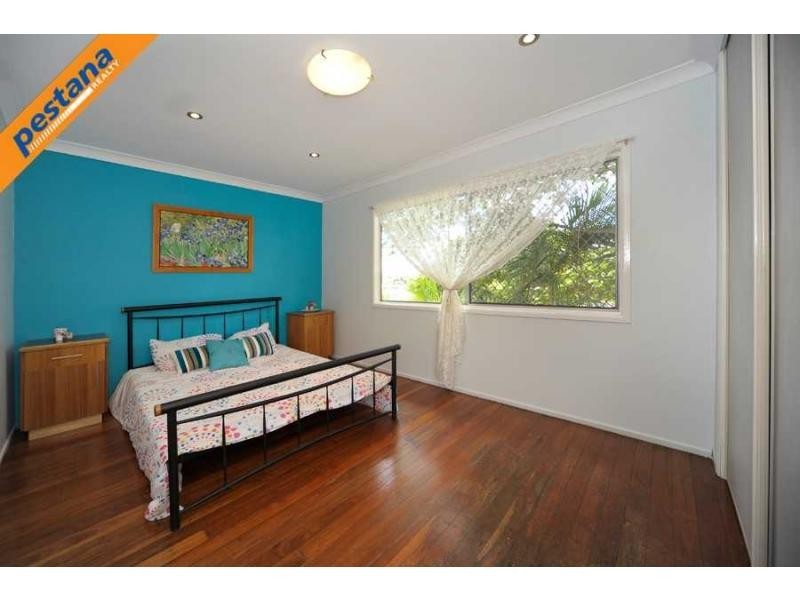 6 Myra Street, Kingston QLD 4114
