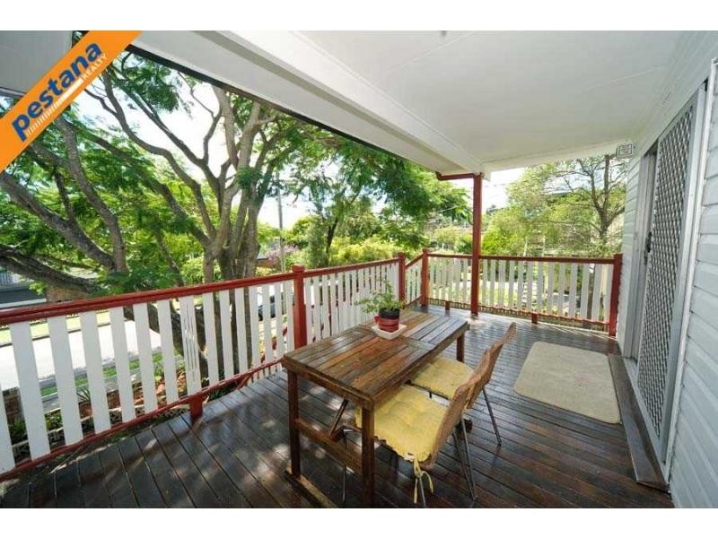 6 Myra Street, Kingston QLD 4114