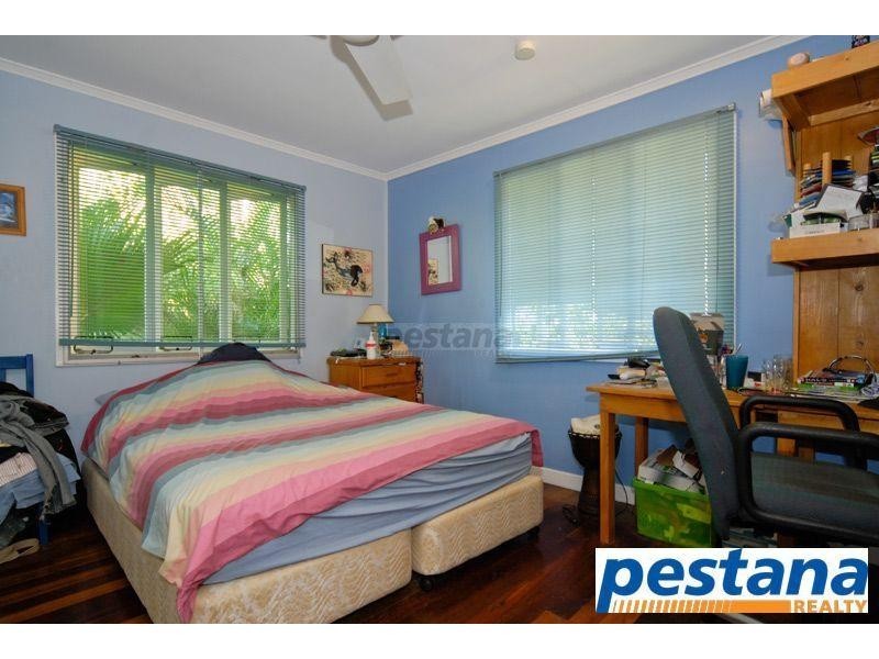 28 Lake Road, Slacks Creek QLD 4127