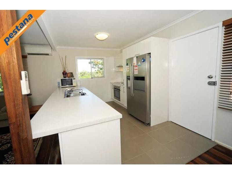 1 Collin Court, Kingston QLD 4114