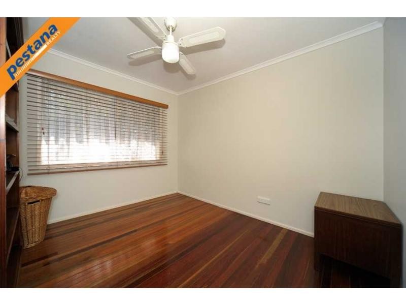 1 Collin Court, Kingston QLD 4114