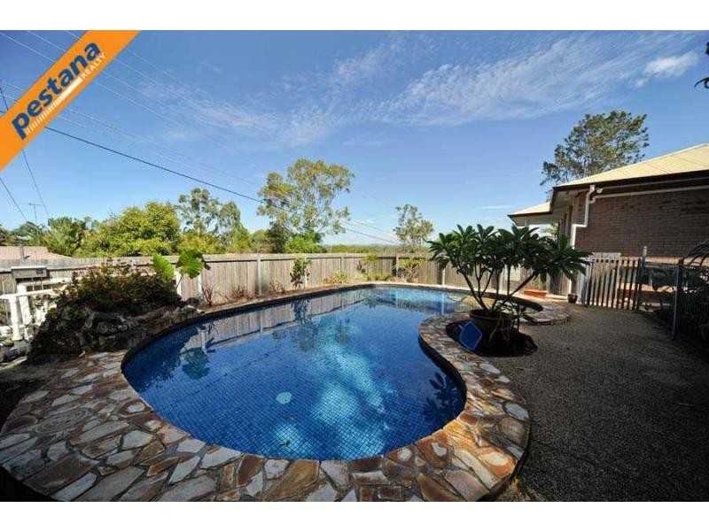 1 Collin Court, Kingston QLD 4114
