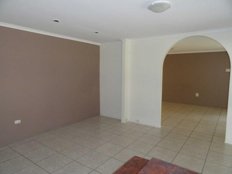 15 Wyclif Avenue, Springwood QLD 4127
