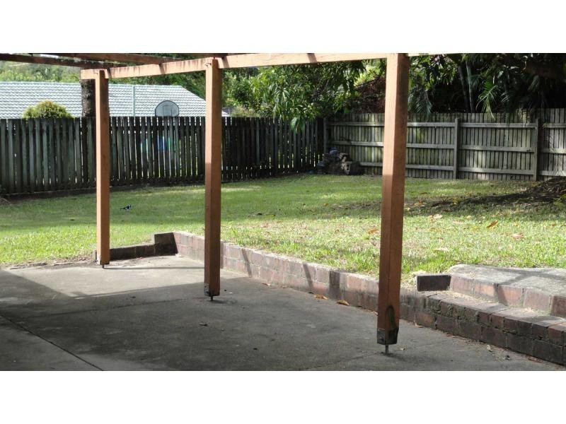 15 Wyclif Avenue, Springwood QLD 4127