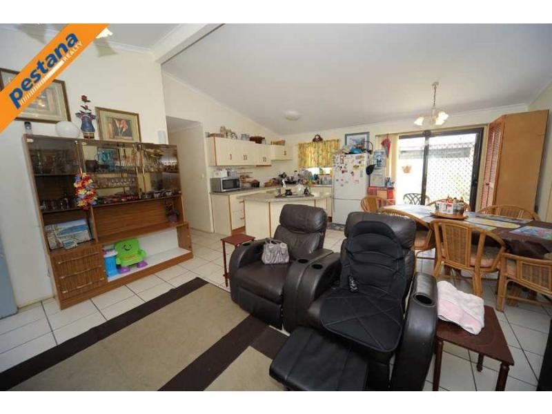 1 Strover Court, Springwood QLD 4127