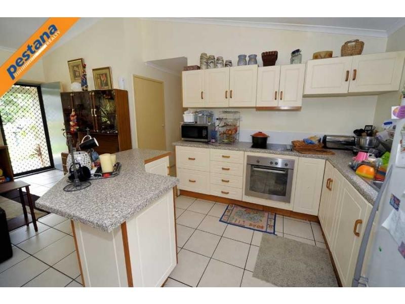 1 Strover Court, Springwood QLD 4127