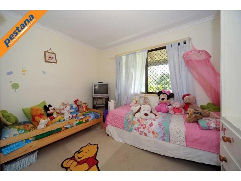 1 Strover Court, Springwood QLD 4127