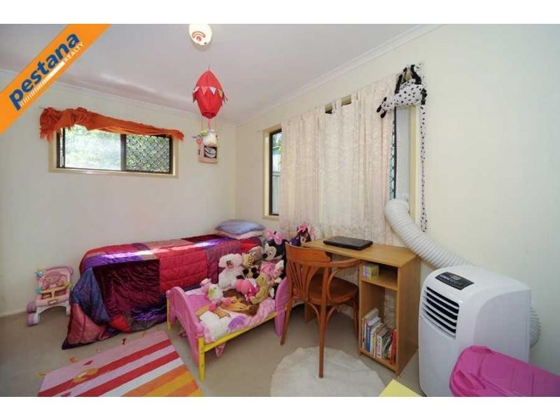 1 Strover Court, Springwood QLD 4127