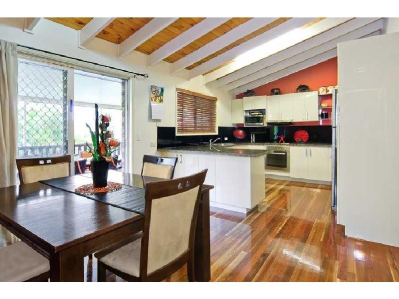 26 Village Drive, Daisy Hill QLD 4127