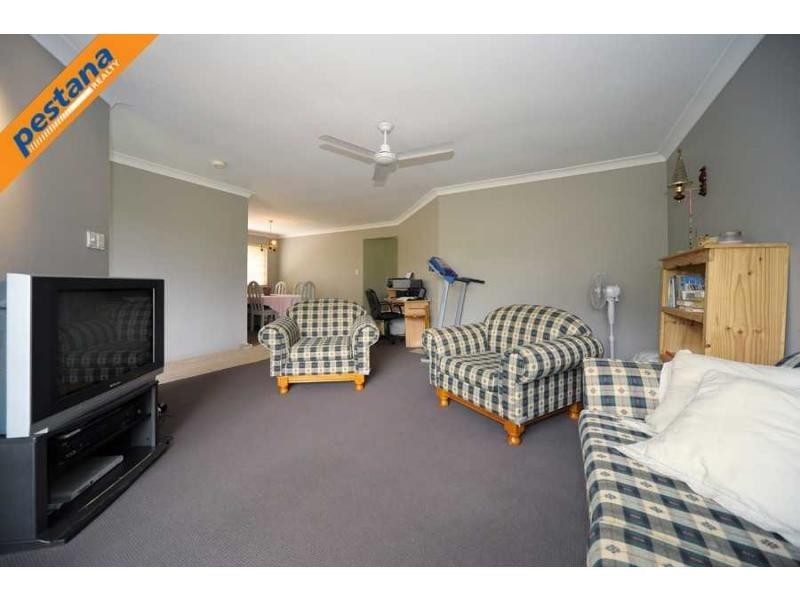 13 Haussman Court, Meadowbrook QLD 4131