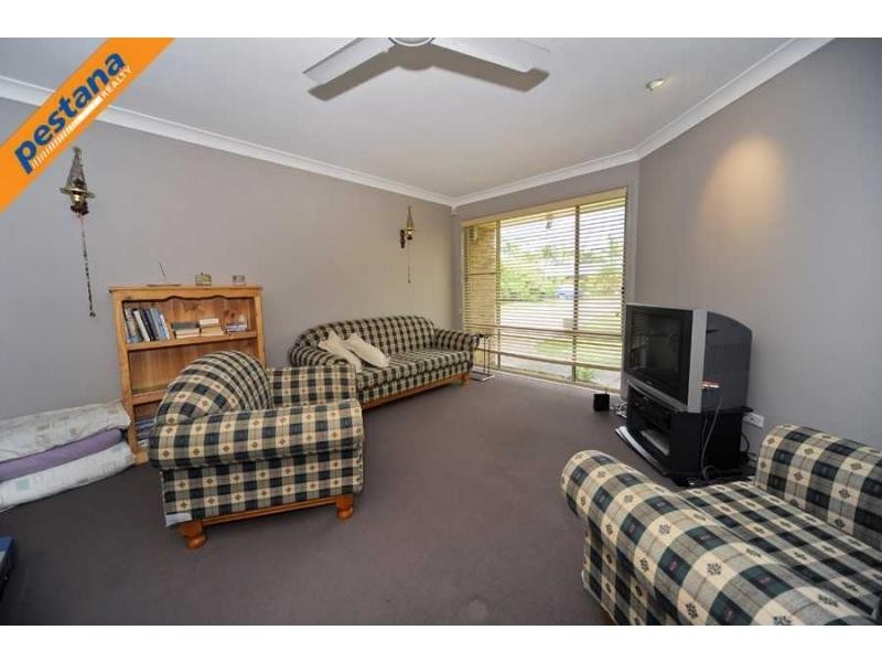 13 Haussman Court, Meadowbrook QLD 4131