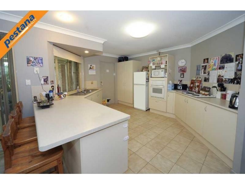 13 Haussman Court, Meadowbrook QLD 4131