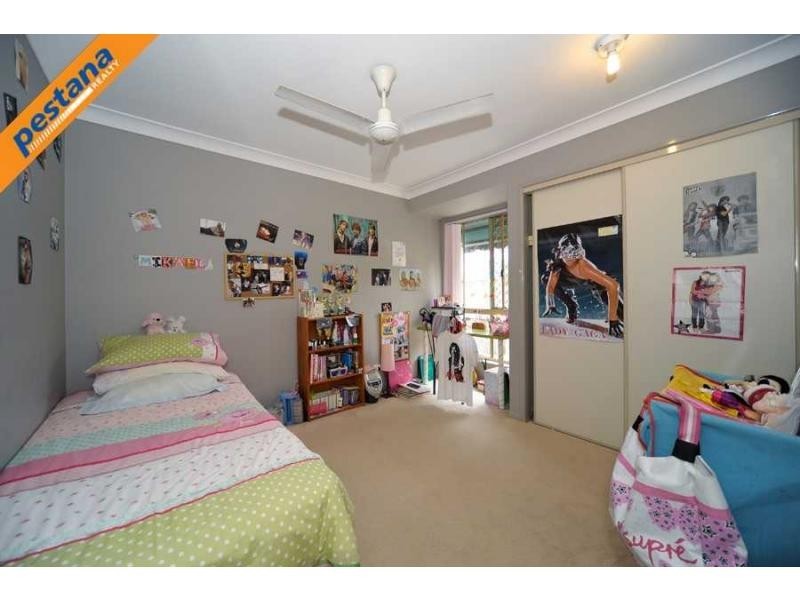 13 Haussman Court, Meadowbrook QLD 4131