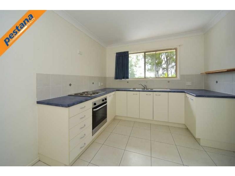13 Haussman Court, Meadowbrook QLD 4131
