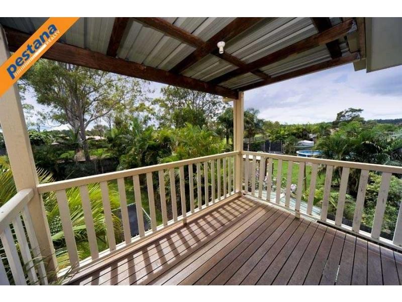 13 Haussman Court, Meadowbrook QLD 4131